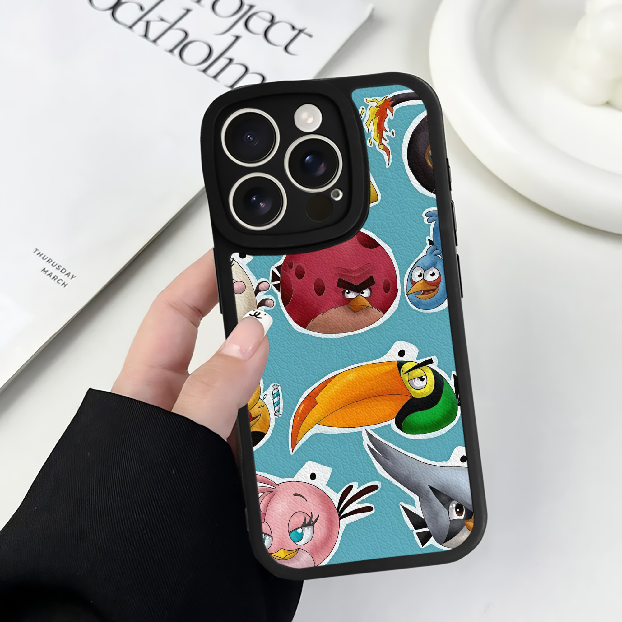 （画像用） Angry Birds アングリーバード 【iPhone 16シリーズ対応】シリコンスマホケース（レザー調） 材質：シリコン